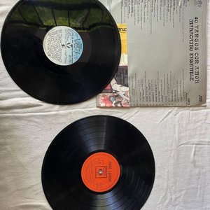 Lote de 2 Discos de Vinilo Usados - "40 Tangos con Amor" y Jorge Cafrune - imagen 2
