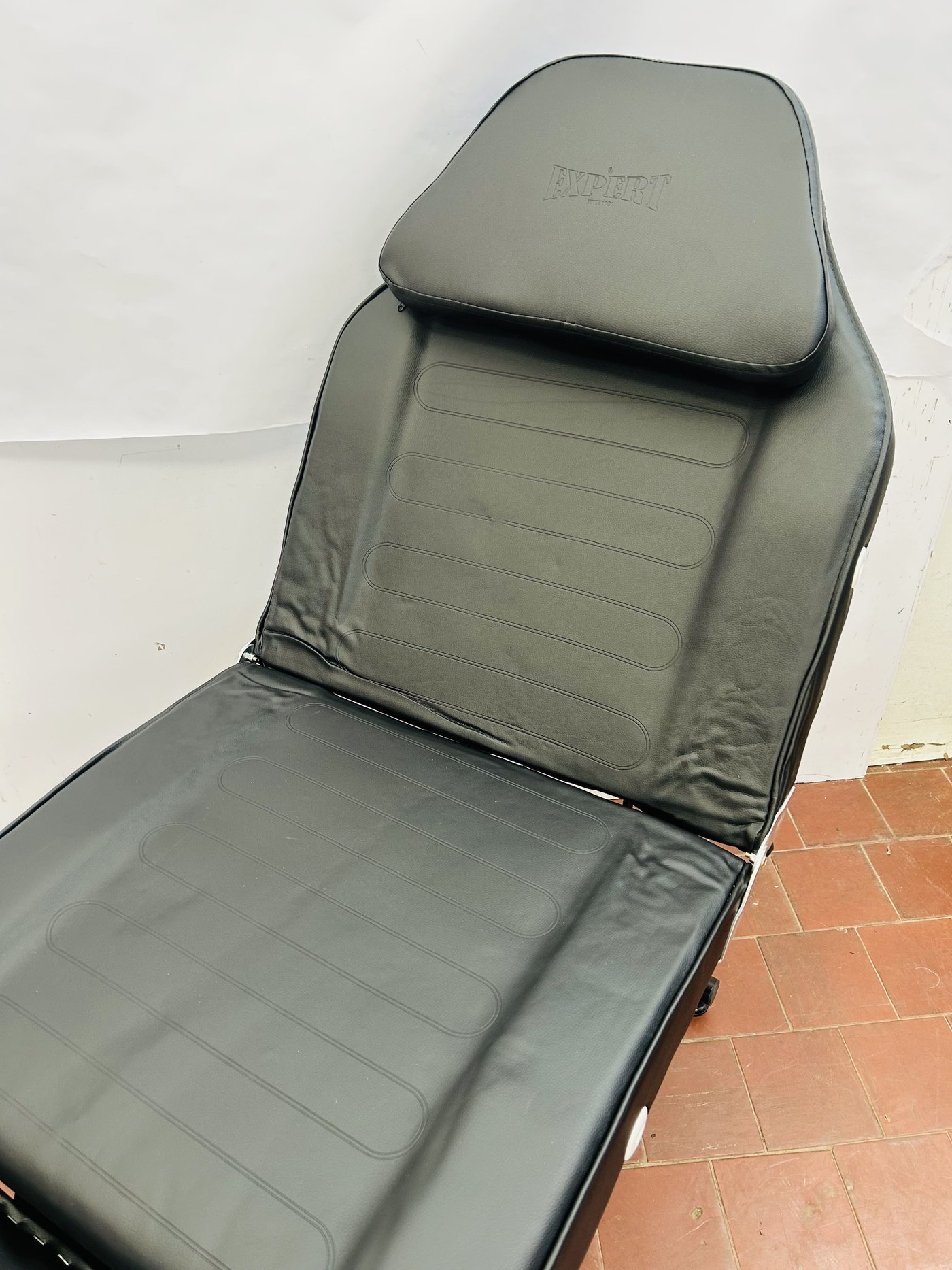 Sillón Camilla Reclinable Negro Marca Expert