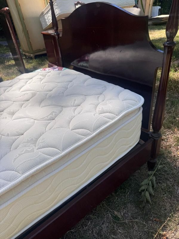 Cama estilo victoriano con colchón y vestida - imagen 9