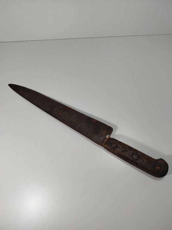 Cuchilla antigua con cabo de madera y hoja de acero al carbono - imagen 3
