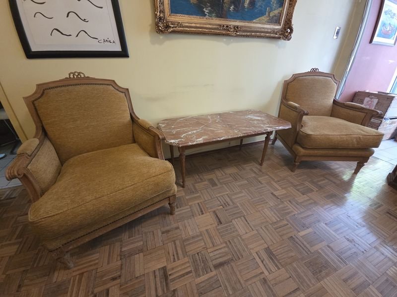 Lote anterior: Sillones de estilo Luis XVI en excelente estado