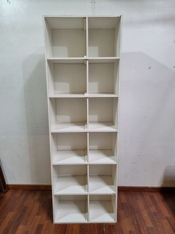 Estantería de Pie Blanca Modular con Múltiples Cubos