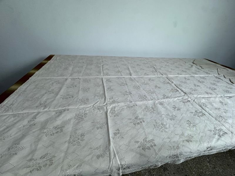 Antiguo mantel con seis servilletas - imagen 4