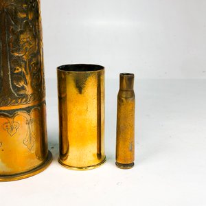 Tres Bases de Bala Labradas en Bronce Estilo Florero - imagen 4