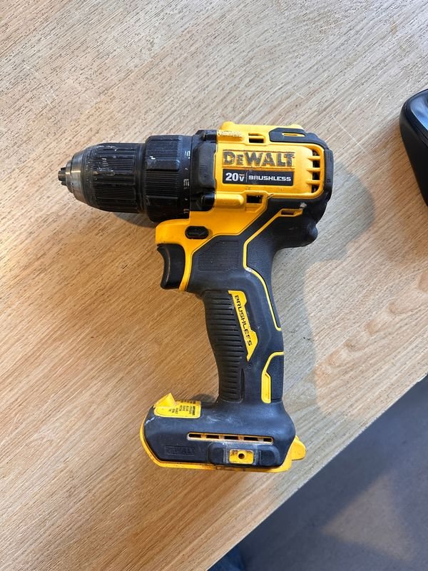 Atornilladora Dewalt DCD 708 Sin Batería ni Cargador