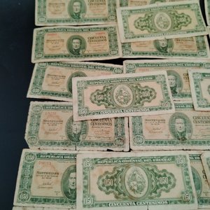 Lote de Billetes Uruguayos de 50 Centésimos - Estado Regular - imagen 4