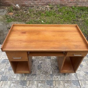 Escritorio de Madera con Cajones y Estante - imagen 2