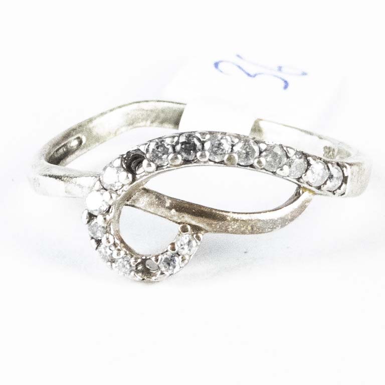 Lote anterior: Anillo de plata con diseño intrincado y faltantes - Peso: 1,8gr