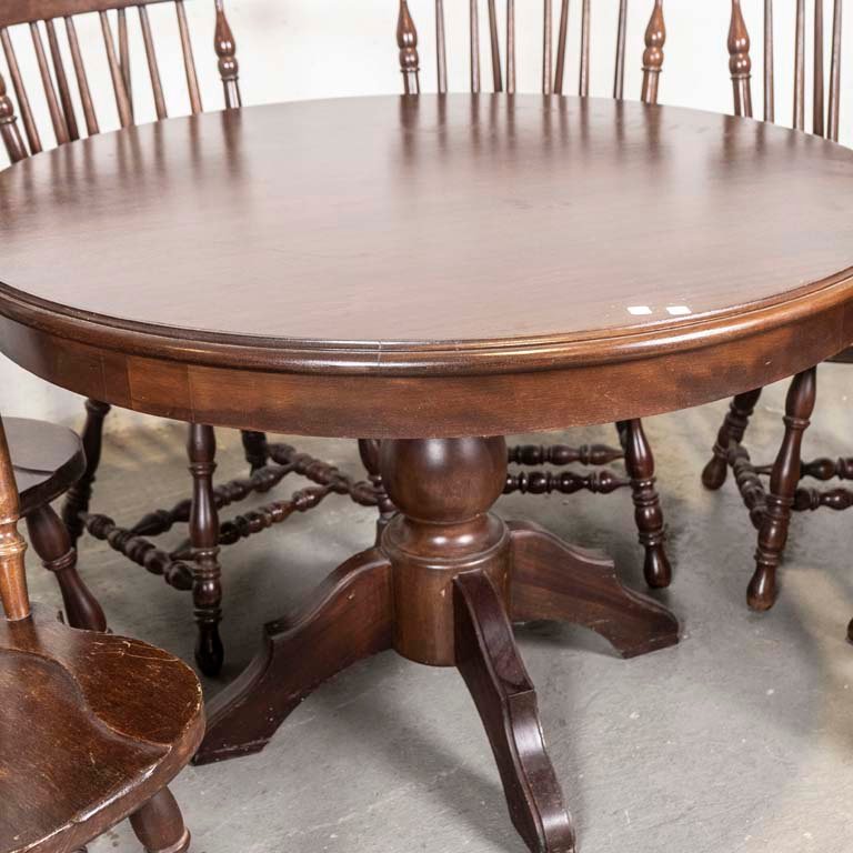 Mesa de comedor circular y sillas Windsor estilo - imagen 3