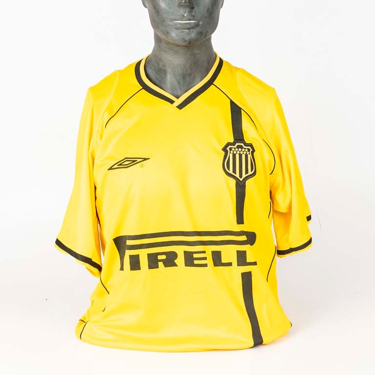 Lote anterior: Camiseta de Peñarol de segunda equipación del año 2004