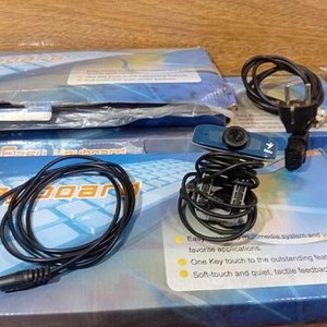 Lote de Informática: Teclados, Webcam, Mouse y Cables - imagen 4