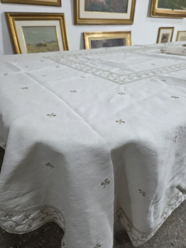 Mantel bordado con servilletas de mesa - imagen 4