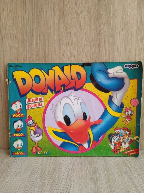 Álbum de Figuritas DONAL CROMY: Colección Completa con Falta de Una Figurita - imagen 1
