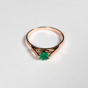 Anillo de Oro Rosa con Piedra Verde Talla 19 mm - imagen 3