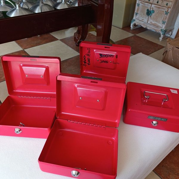 Caja de Dinero con Asa y Cerradura sin Llave - imagen 5