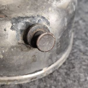 Farol Antiguo Grande de Metal con Detalles a la Vista - imagen 4