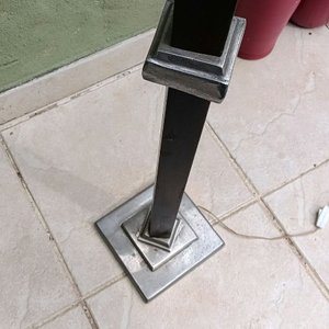 Lámpara de Pie Alta con Detalles en Peltre - imagen 4
