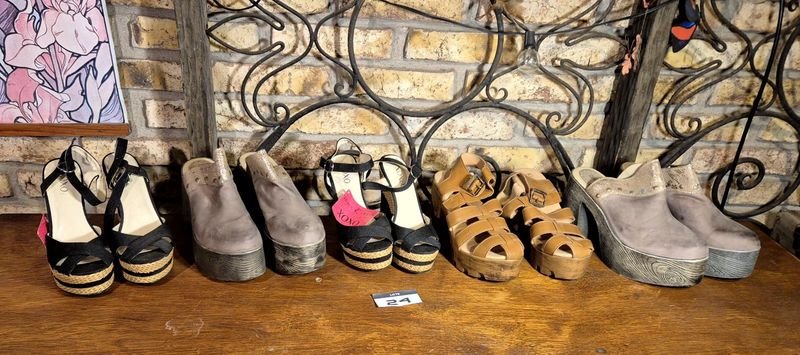 Lote de 5 Pares de Calzado Femenino: Sandalias y Zuecos de Plataforma