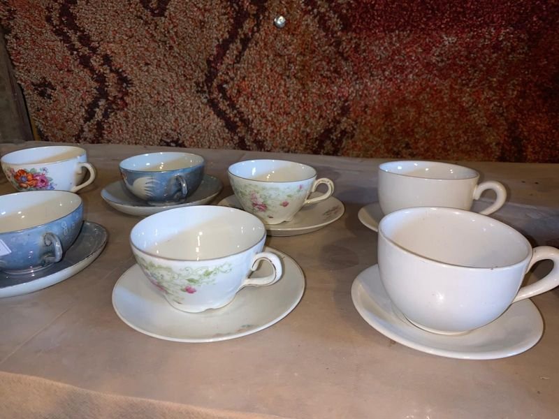 Lote de tazas de té variadas con patrones florales - imagen 2