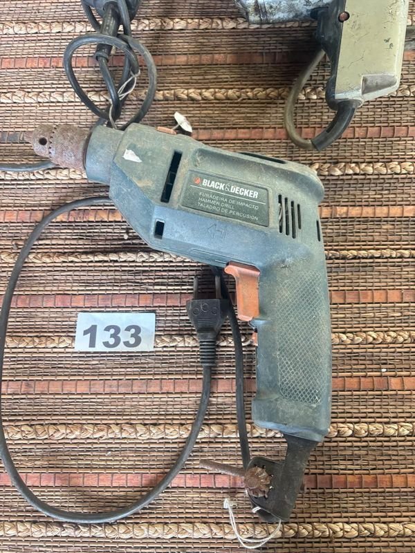 Lote de 3 Taladros Eléctricos Black & Decker y Arno