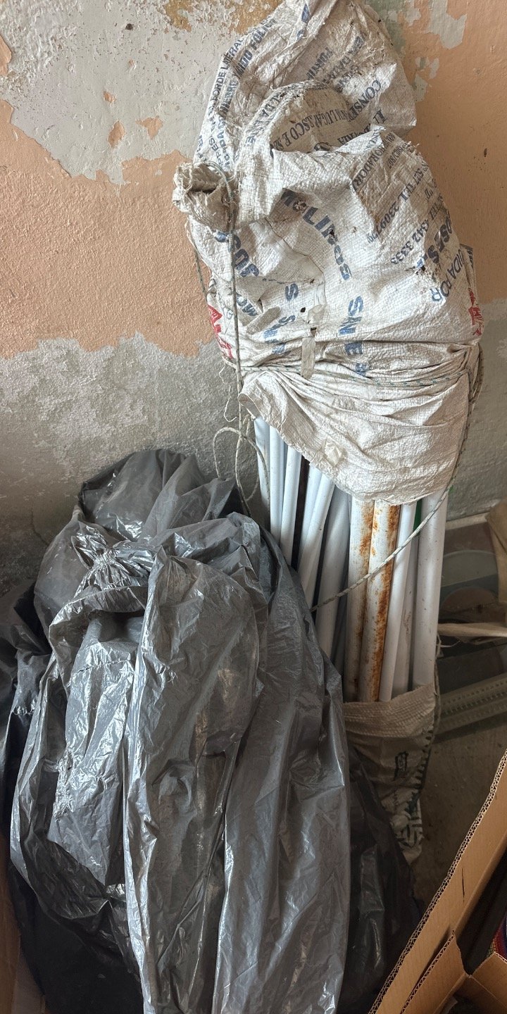 Lote siguiente: Piscina de 7000 litros en mal estado