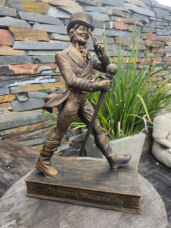 Lote siguiente: Escultura de Juan Caminante, una obra maestra en bronce