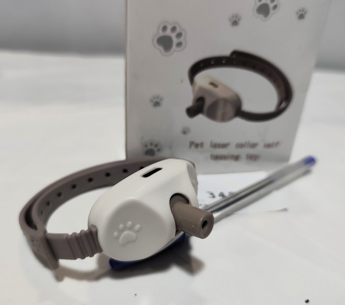 Collar para Gatos con Puntero Láser Interactivo, Nuevo en Caja
