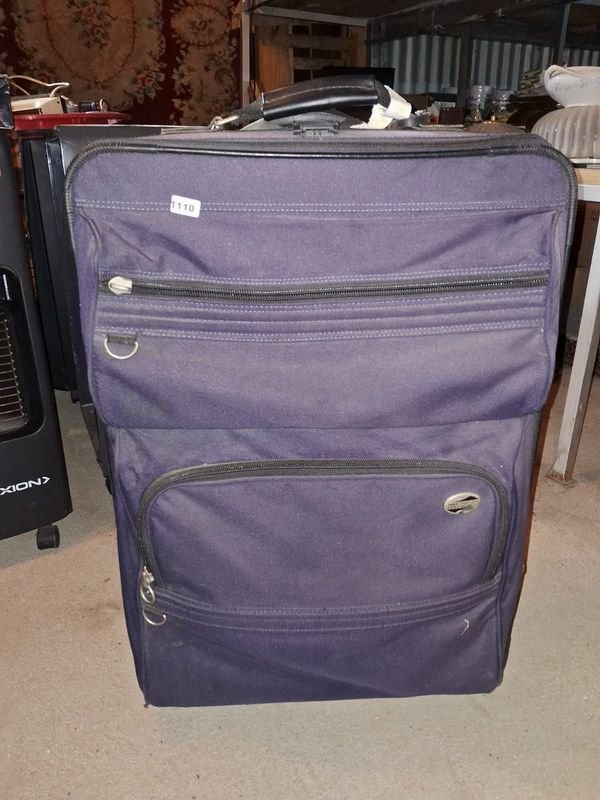 Lote siguiente: Valija grande de viaje de 78 cm