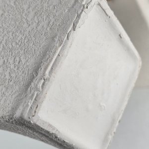 Par de Jarrones Decorativos Altos Blancos con Detalle de Soga - imagen 4