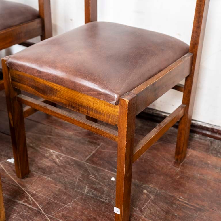 Sillas de madera tapizadas en cuerina, Delfino Alvarez - imagen 3