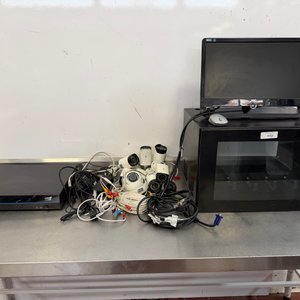 Lote siguiente: Sistema de Vigilancia DVR 16 Canales con 9 Cámaras, Monitor y Rack