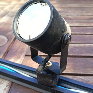 Sistema de iluminación riel metálico con cuatro spots direccionalbes - Sin Probar - imagen 8
