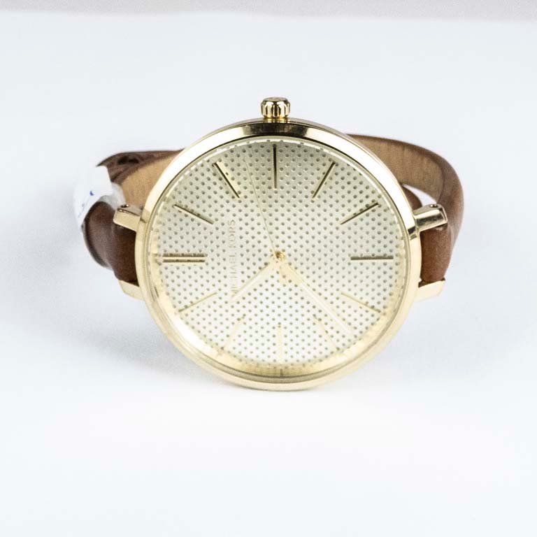 Lote anterior: Reloj Michael Kors de Oro con Cinturón de Cuero