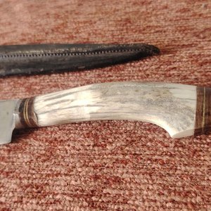 Cuchillo Artesanal con Mango de Guampa y Vaina de Cuero - imagen 8