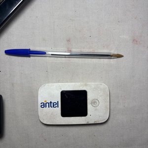 Reloj Octogonal "Sun Shine" con Control Remoto JVC y Cargador USB Múltiple - imagen 2
