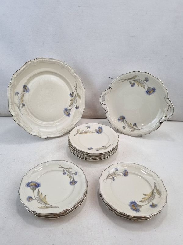 Juego de Loza Antigua Weimar Bavaria: 14 Piezas de Porcelana Marfil con Cardos y Bordes Plateados