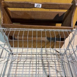 Lote anterior: Revistero de Madera, Escurridor de Vajilla y Helecho Artificial