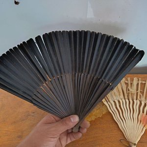 Lote de Abanicos Antiguos Decorados y de Encaje - imagen 4
