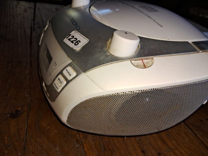 Reproductor de CD y radio marca Xion - imagen 4