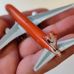 Maqueta Avión Boeing 767-300 Australian 1/500 Schuco - imagen 3