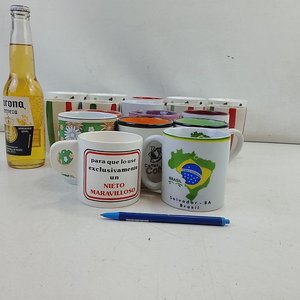 Lote de 18 Tazas y Jarros de Cerámica con Diseños Variados - imagen 6