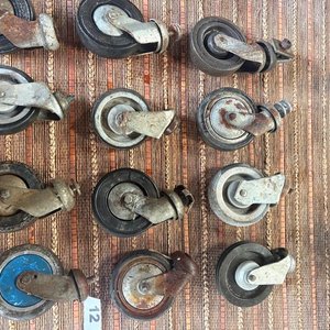 Lote de 12 Ruedas Giratorias Metálicas y de Goma - imagen 5