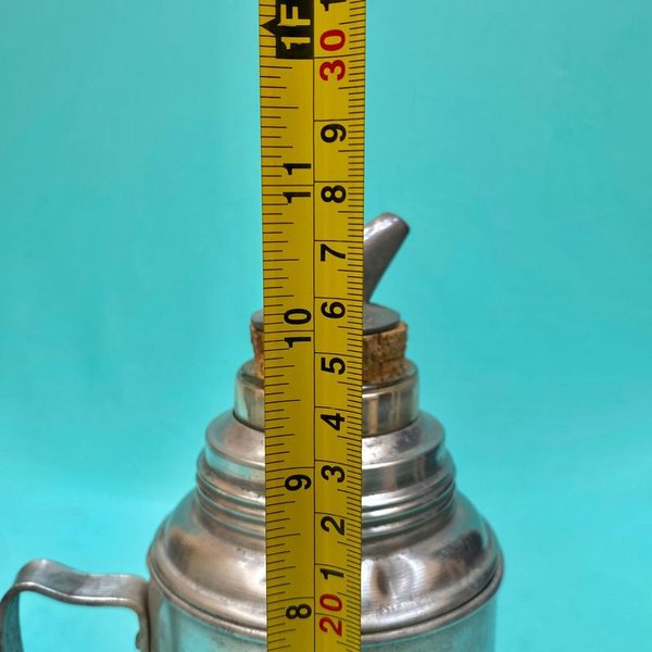 Antiguo termómetro de aluminio con tubo en vidrio y tapón metálico - imagen 6