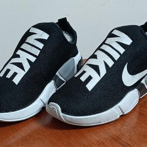 Championes Nike Negros Talle 36 Sin Uso - imagen 3