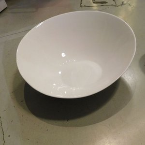 Lote siguiente: Recipiente grande de porcelana de cocina