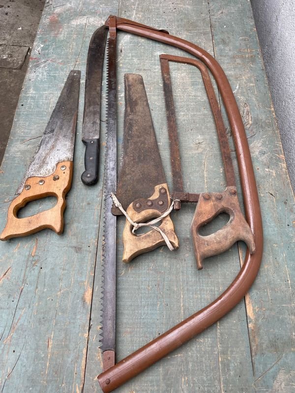 Lote de Sierras, Machete y Serruchos Antiguos