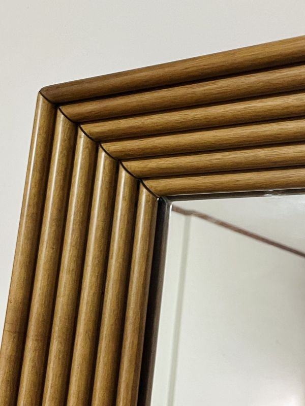 Espejo de dormitorio con marco en madera maciza - imagen 3