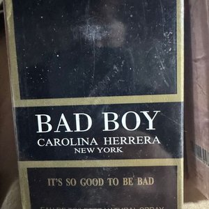 Lote siguiente: Perfume Bad Boy Carolina Herrera Nuevo Caja Sellada
