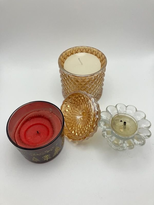 Lote de tres objetos decorativos para velas