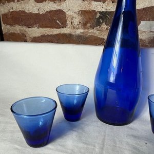 Juego de Vasos y Botella de Vidrio Azul - imagen 5